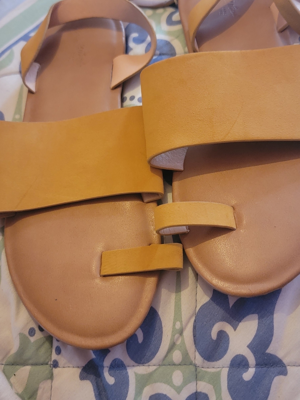 Universal Thread Women's Double-Band Toe-Loop Sandals in Mustard Yellow